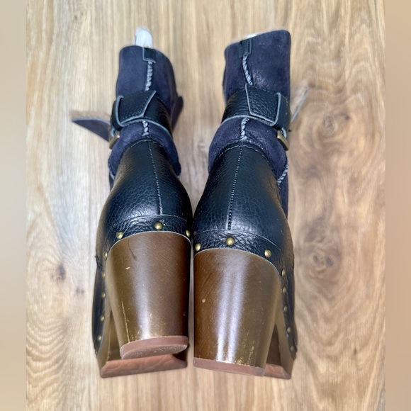 UGG Amoret Black Shearling Clog Booties Size 7 LNC - Picture 5 of 9